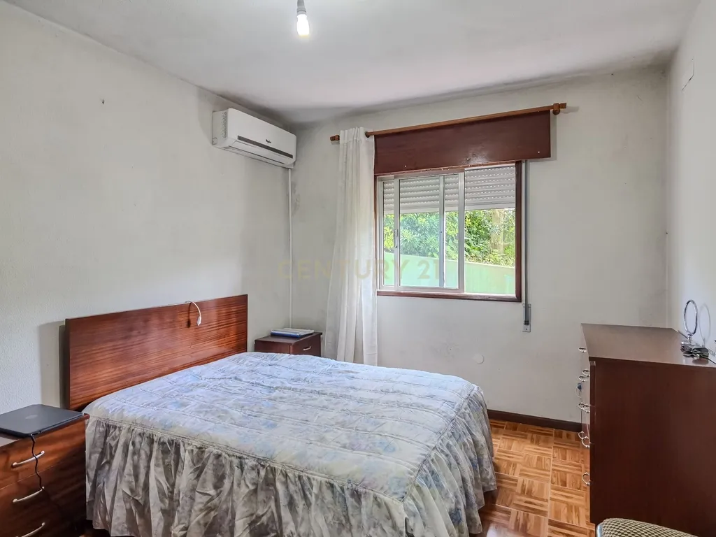 Moradia Bifamiliar T3+T3 em São Pedro da cova – Espaço, Tranquilidade e Conforto - Image 36