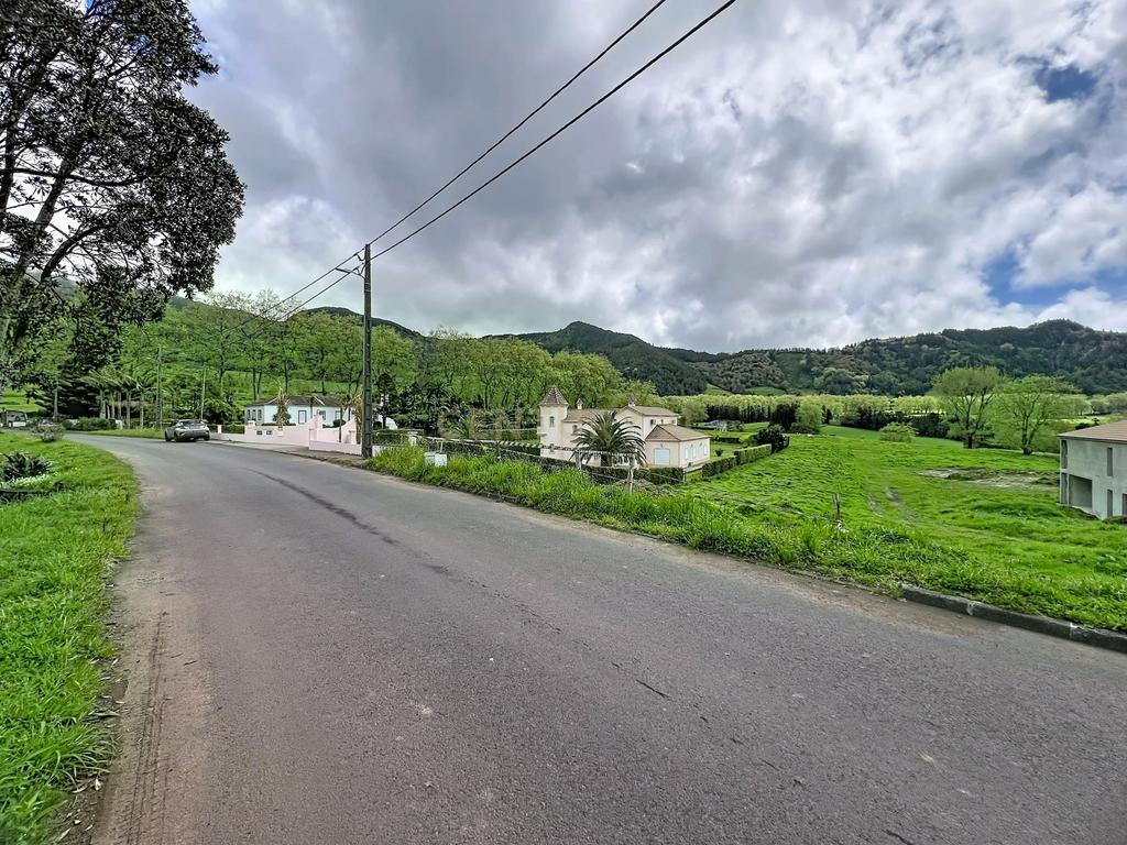 Terreno para Construção com vista para a montanha. - Image 11