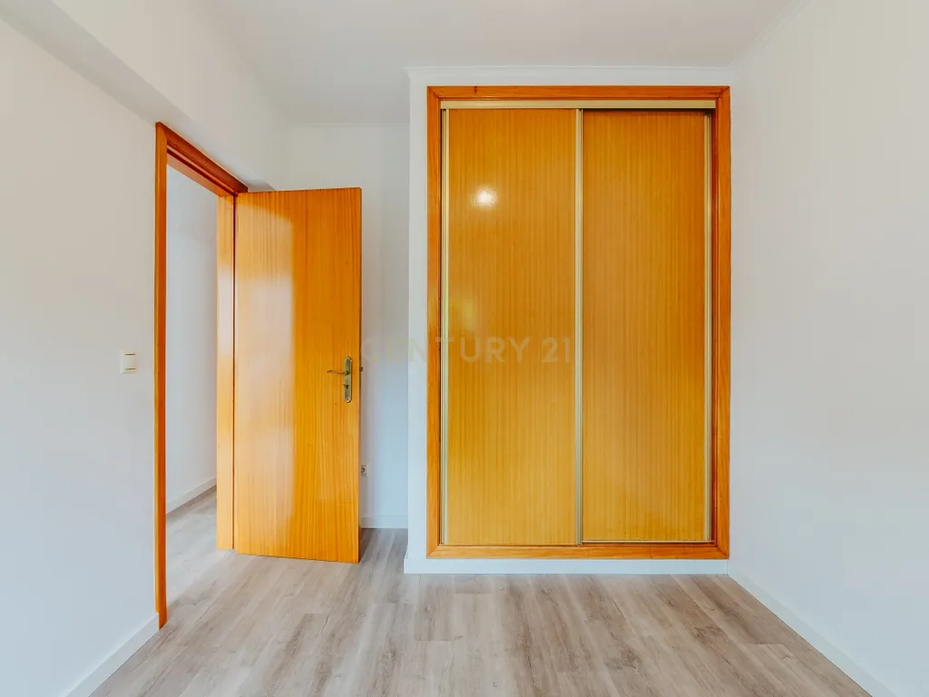 T2 Olivais Lisboa - Remodelado - Image 4
