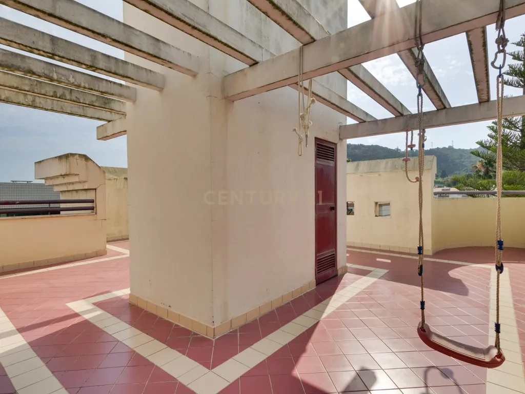 Apartamento T4 com Terraço Privativo e Churrasqueira no Condomínio Lezíria Parque | Vila Franca de Xira - Image 16