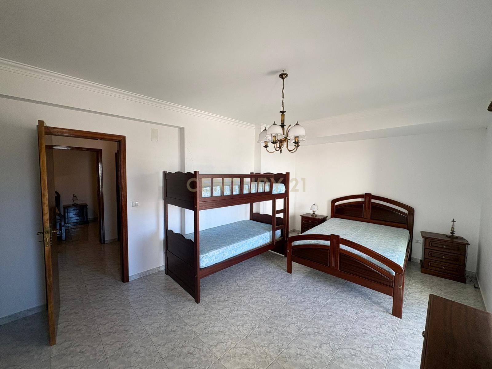 Fotografia 8 de Apartamento T2 com terraço no centro de Santa Cruz