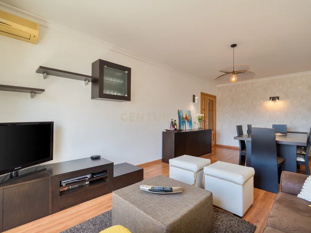 Excelente T3 em Lagoa | Localização Privilegiada perto de Tudo - Image 7