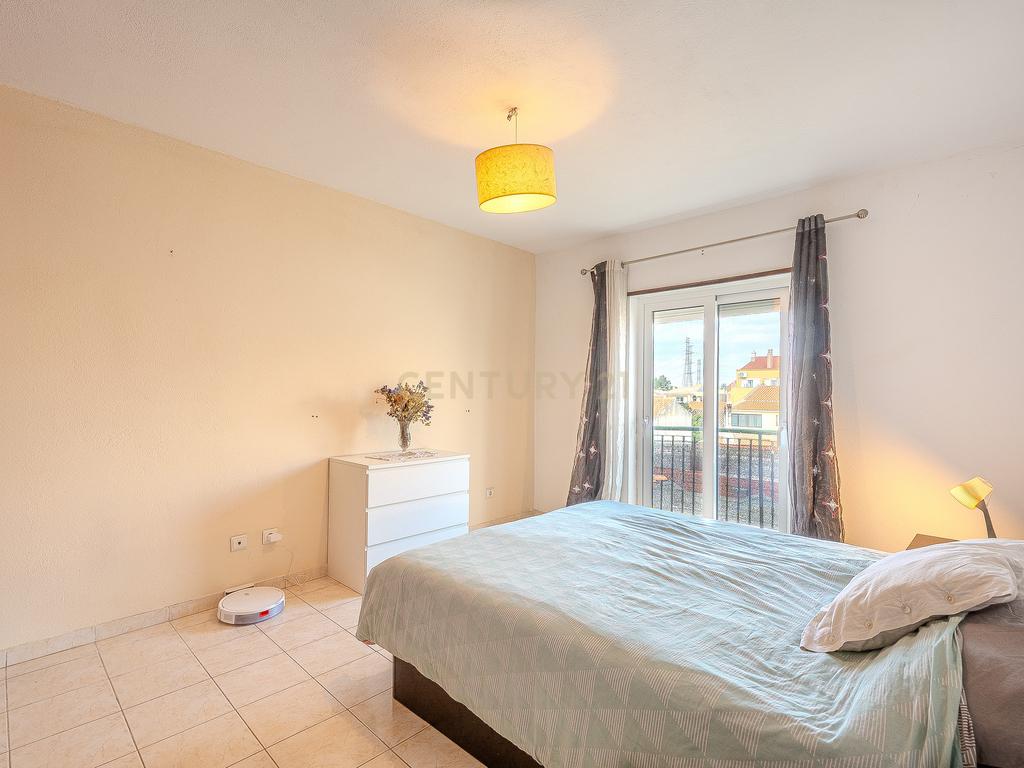 Apartamento T3 com Garagem no Centro de Tunes - Image 5