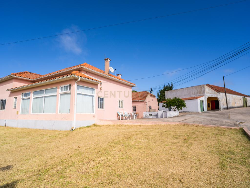 Moradia T3 convertido em T2, com anexo e armazém em Cabeça Alta, Carvalhal Benfeito – Caldas da Rainha - Image 2