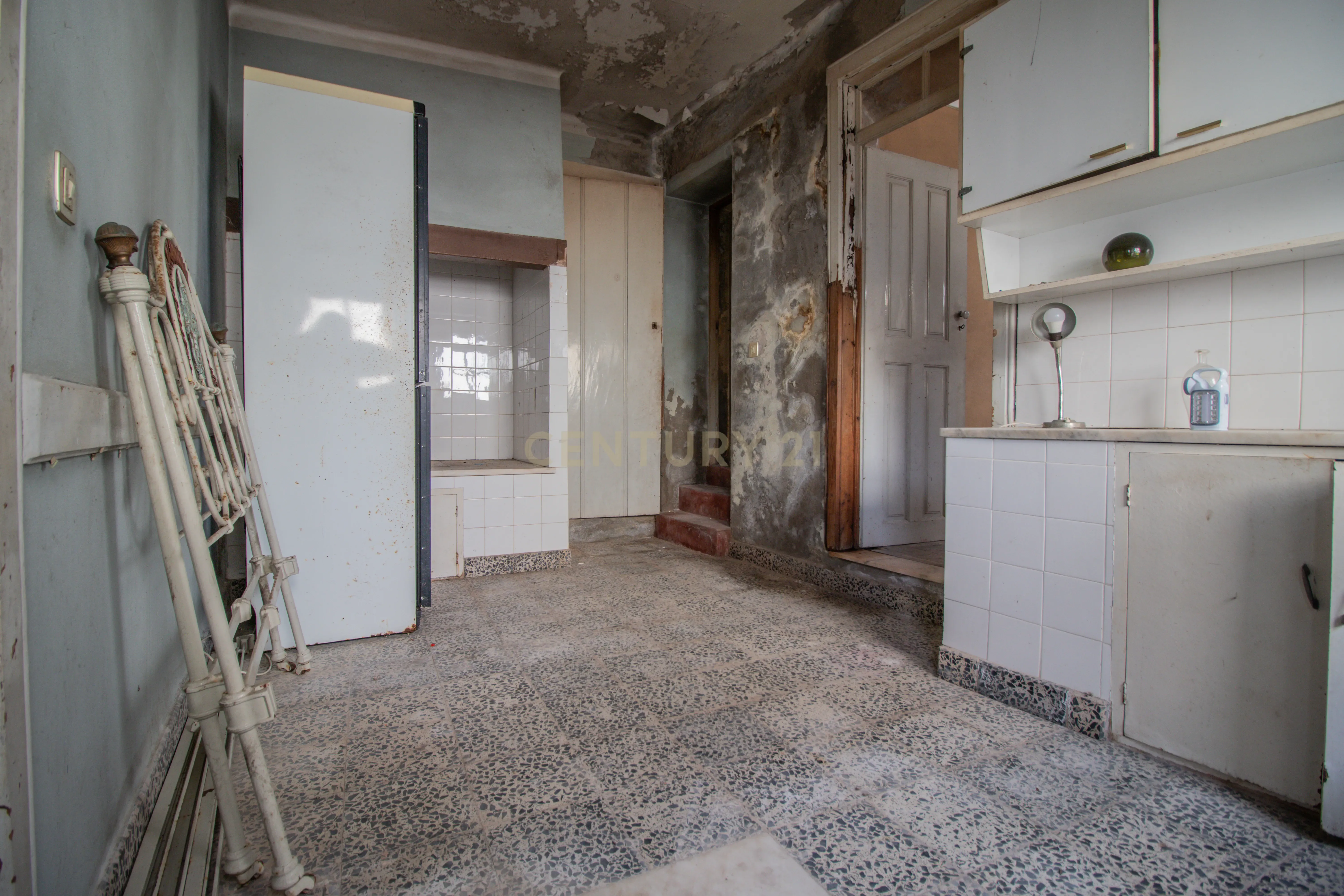 Fotografia 10 de Casa antiga para recuperar com terreno e árvores de fruto, Alhadas, Figueira da Foz.