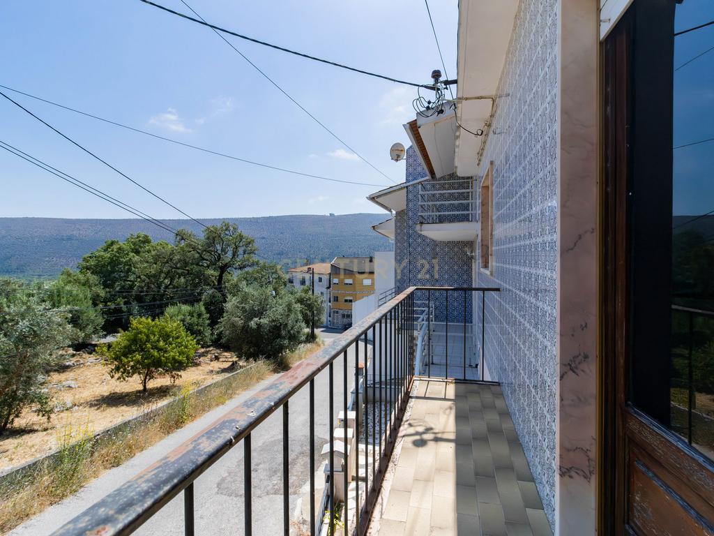Apartamento T3 com Terraço e Vista Serra em Mira de Aire - Image 15