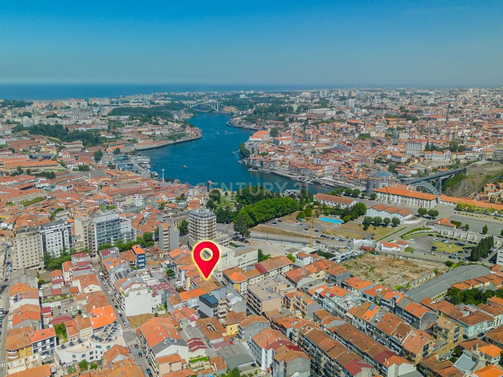 PRÉDIO EM PROPRIEDADE TOTAL Junto ao Jardim do Morro | Vila Nova de Gaia - Image 2