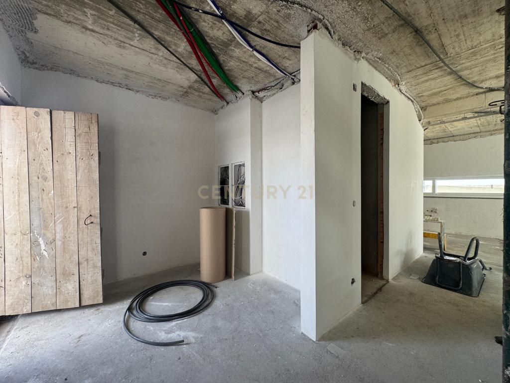 Moradia T4 contemporânea NOVA com 3 pisos em Trajouce, São Domingos de Rana, Cascais - Image 15
