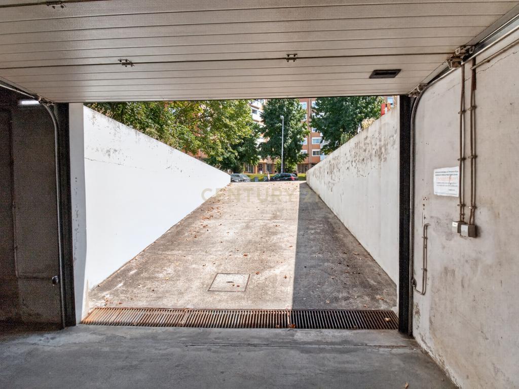 T3+1 com Garagem Fechada e Elevador | Lomar – Braga - Image 29