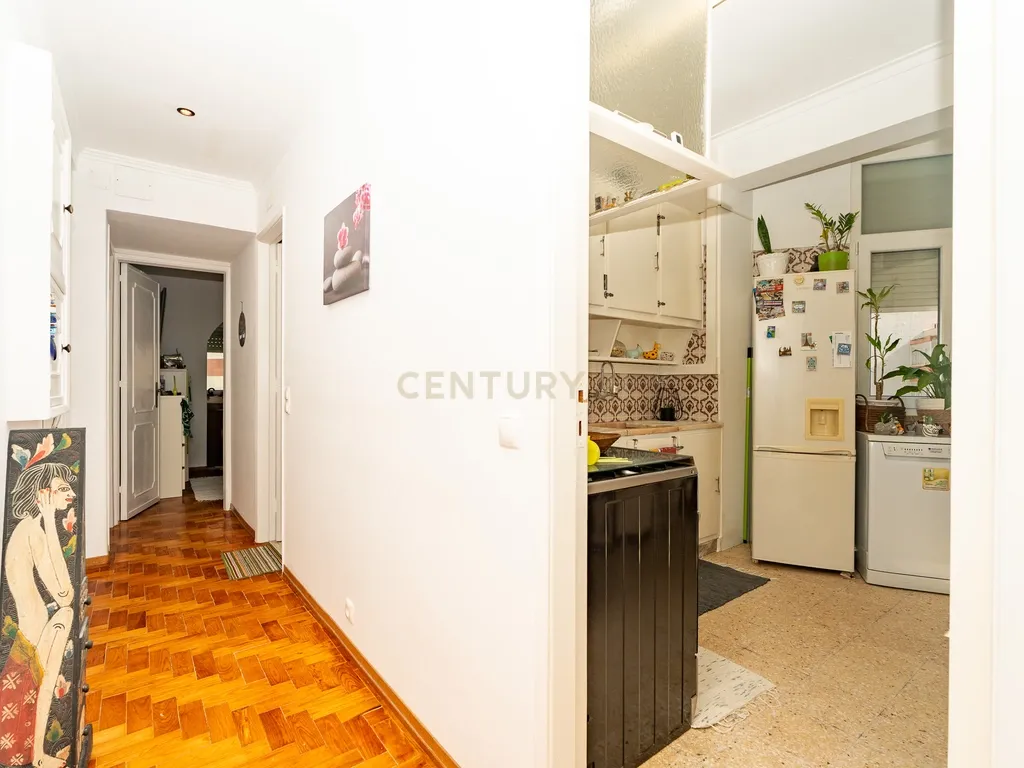 Apartamento T2 na Povoa de Santo Adrião com Excelente Localização e Conforto - Image 5
