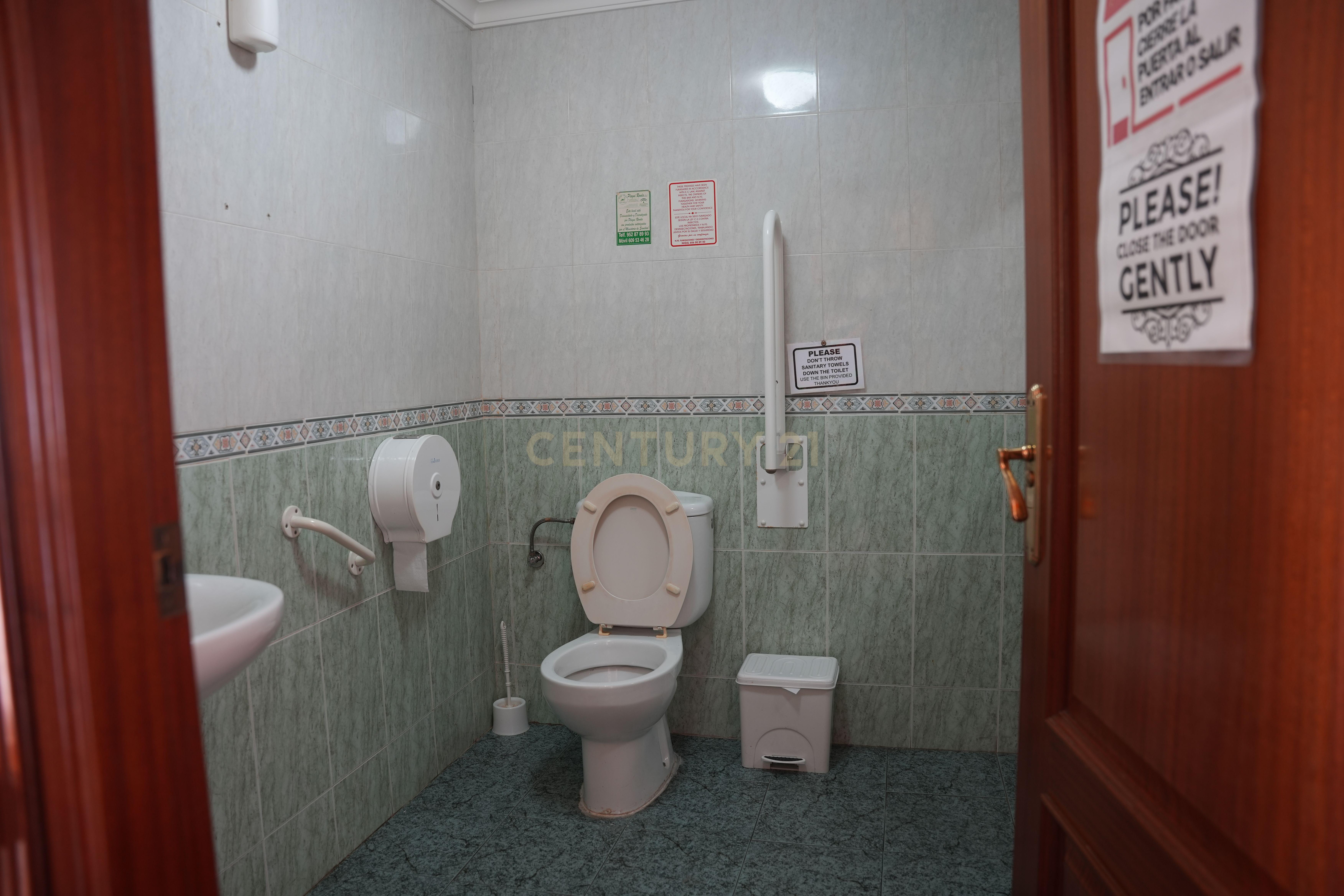 IMÓVEL COMERCIAL À VENDA EM TORREMOLINOS COM OPÇÃO DE COMPRA – RESTAURANTE EM FUNCIONAMENTO NA CALLE ALLENDE - Image 16