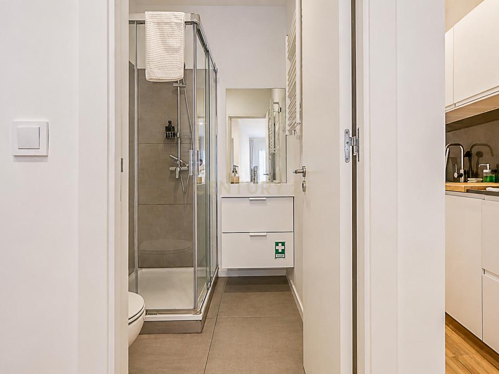 Apartamento T0 mobilado e equipado - Image 10