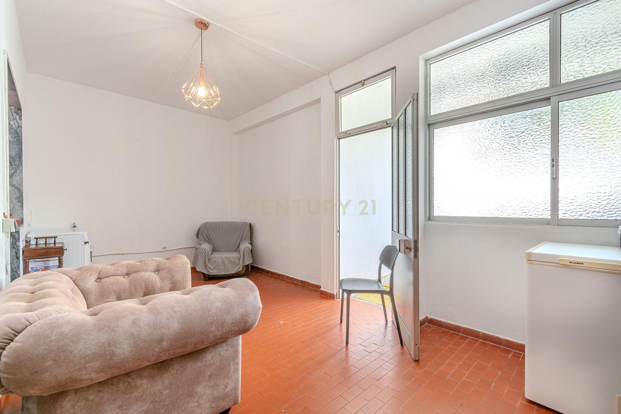 Fotografia 8 de Apartamento T2 com Espaços Exteriores e Arrecadação