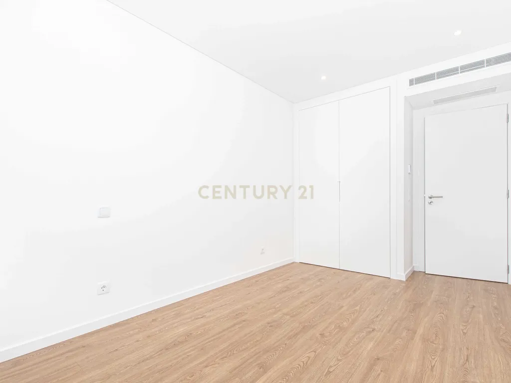 Apartamento T2 Urbanização Neudel na Amadora, a estrear - Image 11