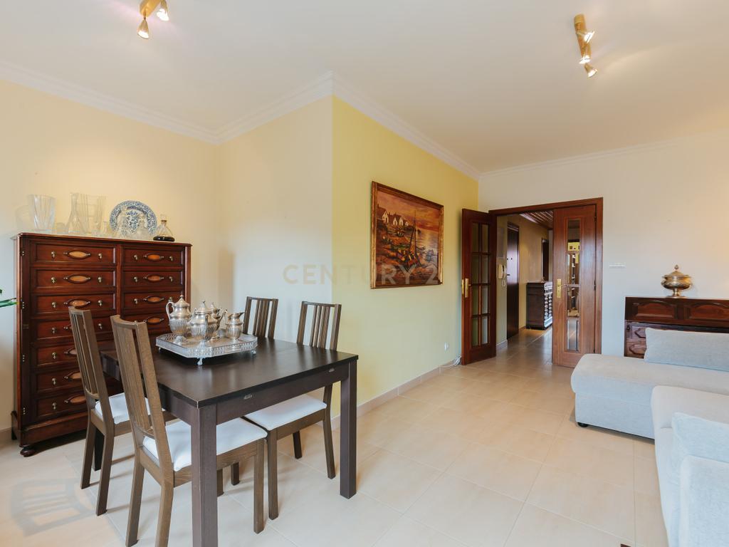 T3 na Ramada | Praça Sara Afonso - Image 2