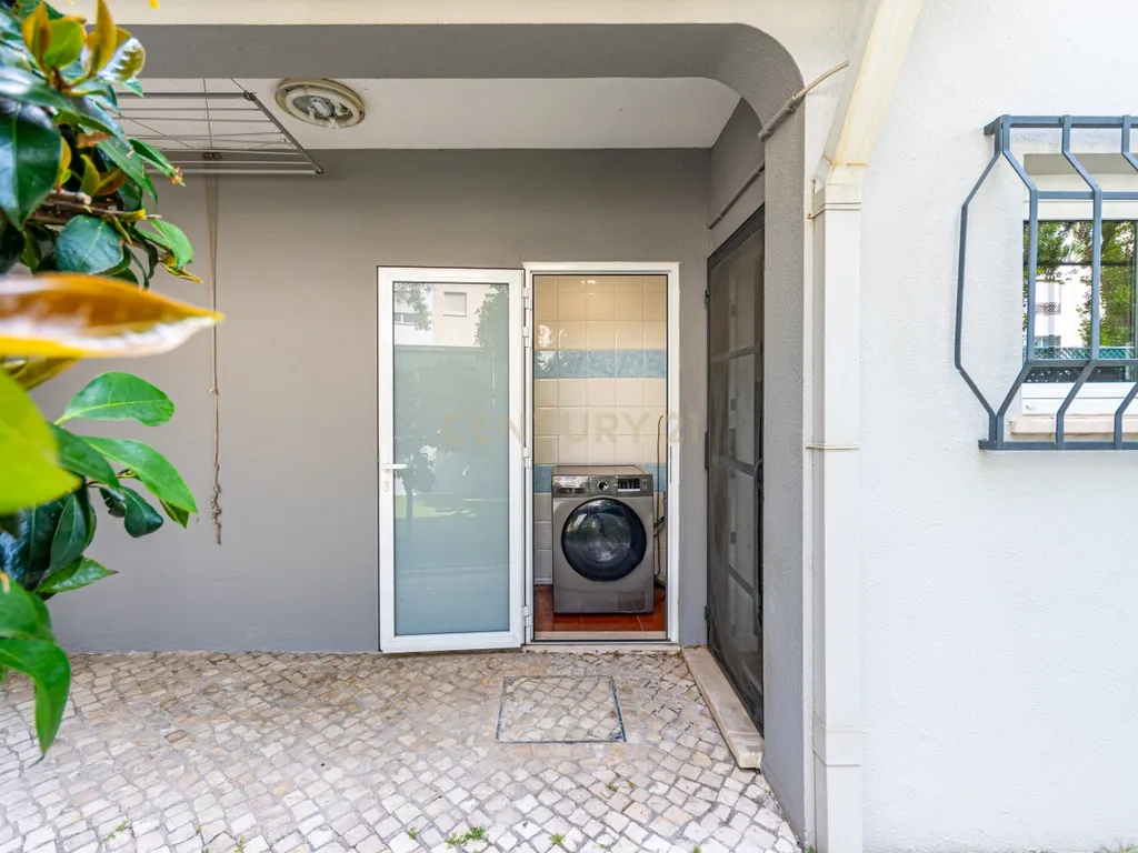 Moradia Unifamiliar T5 em Carcavelos - Image 42