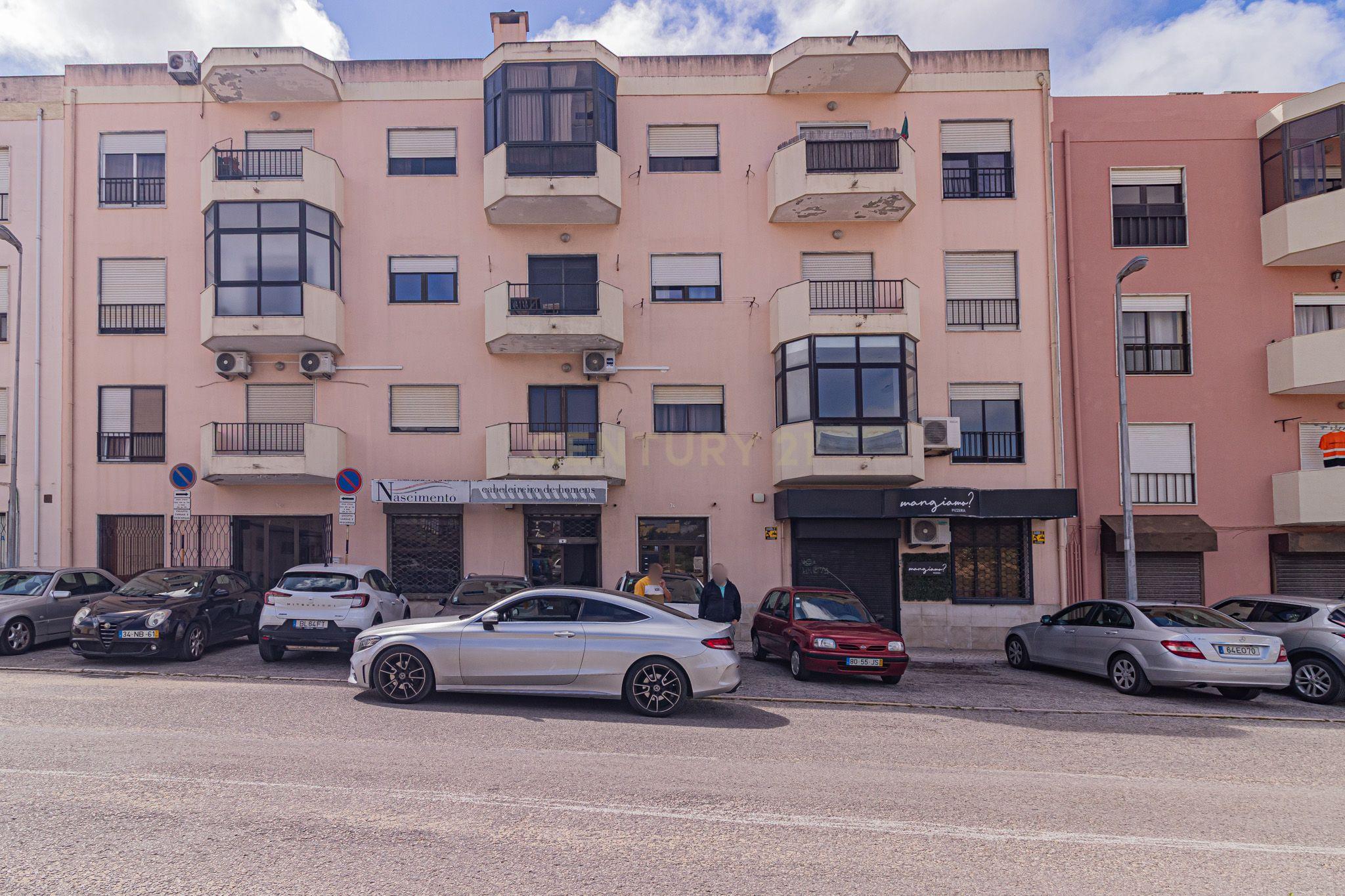 Apartamento T3  - Conforto, espaço e localização Ideal em Vale Figueira - Image 40
