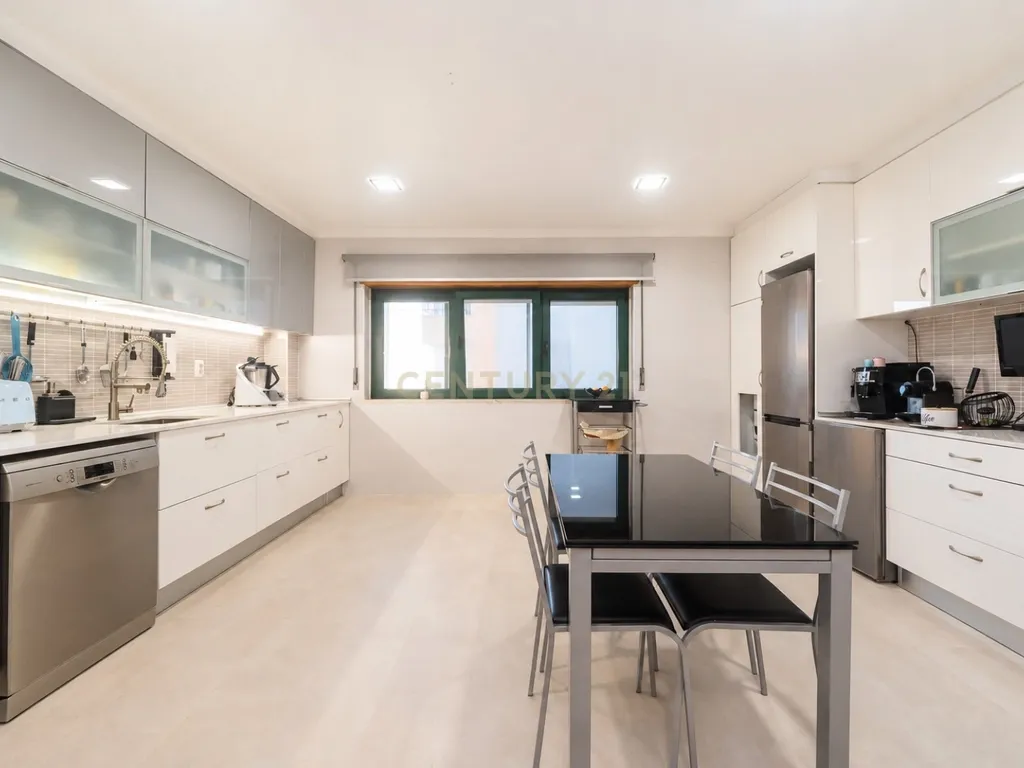 Apartamento T4 | Massamá - Image 10