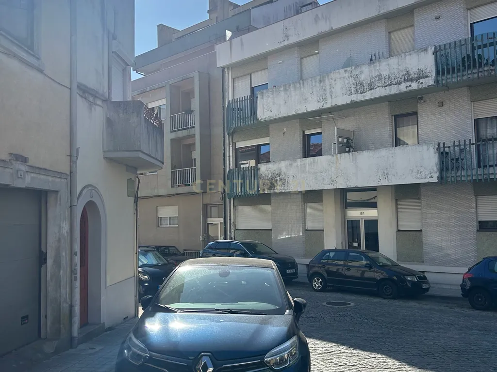 🔥 Moradia para Reabilitação no Porto | Estudo para 7/8 Apartamentos | Excelente Investimento - Image 41