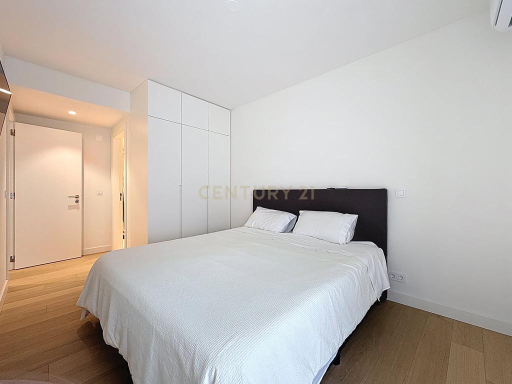 Apartamento T2 com Vista Rio, Semi-Novo, Empreendimento Seixal Baia / Vende-se com o mobiliário - Image 15