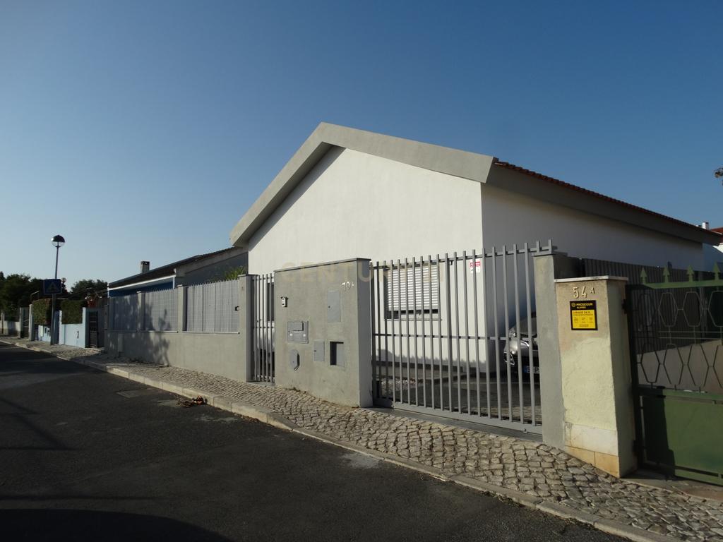 Moradia isolada T3 em  São Domingos de Rana - Image 2