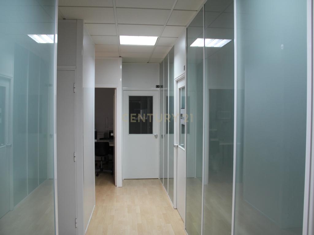 Centro de Escritórios Santa Catarina, em Linda Velha- NEGÓCIO PARA INVESTIDOR - Image 13