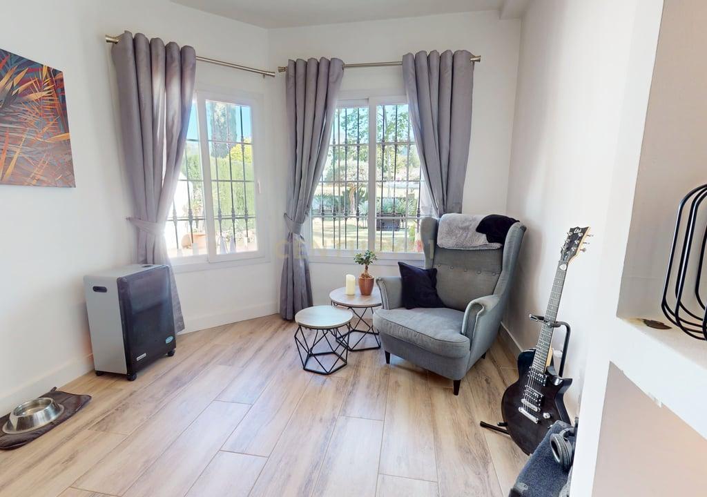 Casa Térrea em Málaga com Jardim e Piscina em Comunidade Fechada - Image 8