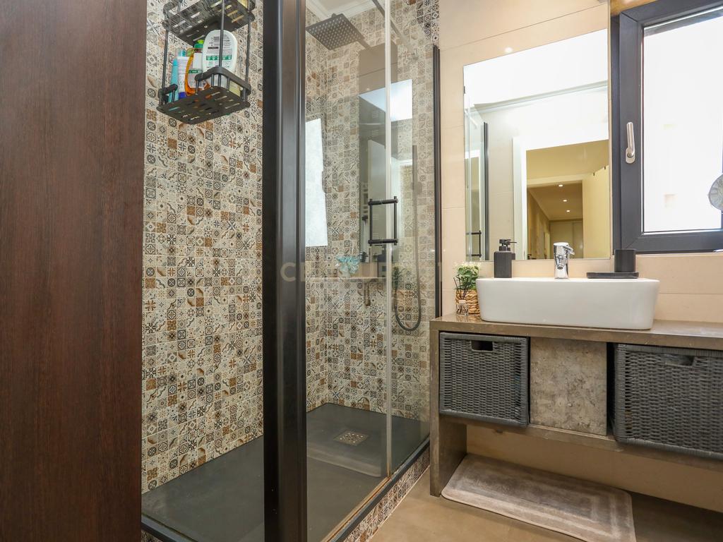 Apartamento T2 Moderno nas Colinas do Cruzeiro | 2 Lugares de Garagem e Varanda - Image 15