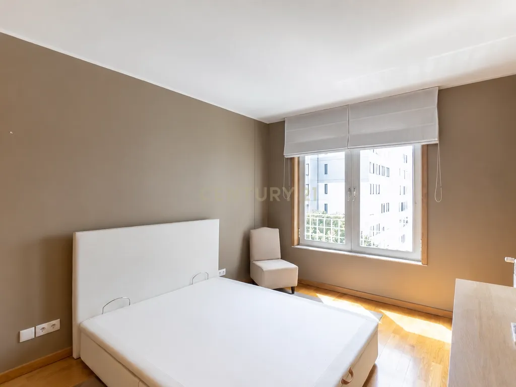 Apartamento T2 para Arrendamento em Lordelo do Ouro, Porto - Image 35