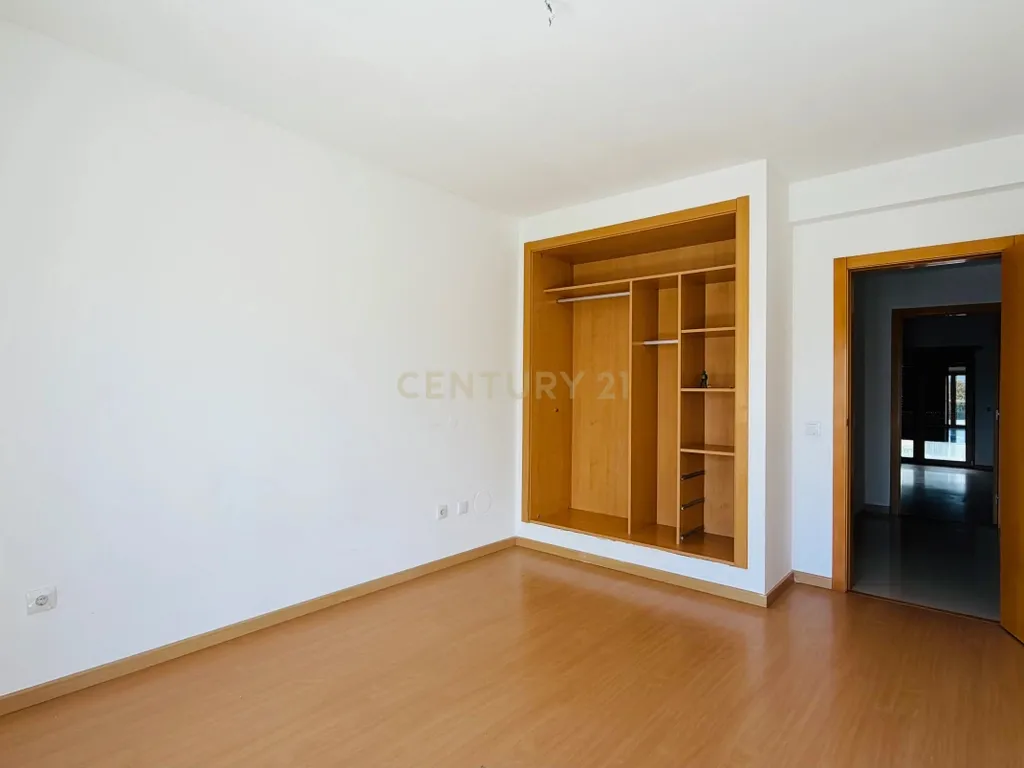 Magnífico Apartamento T4 com Duas Varandas e Arrecadação na Cascalheira, Pinhal Novo - Image 20