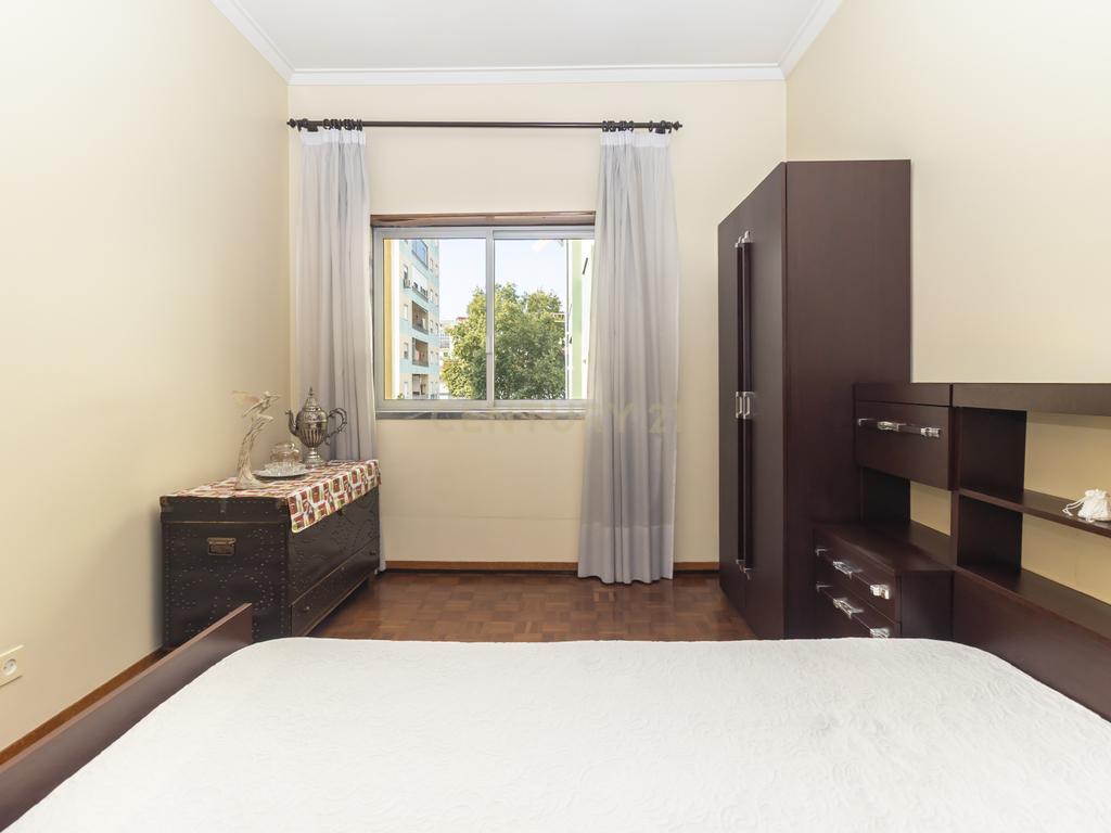 Apartamento T3 em Amora, Seixal - Image 36