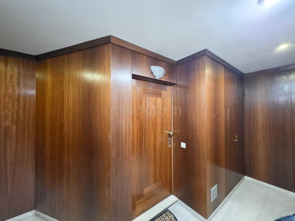 Apartamento T3 no Centro de Paredes – Espaço, Conforto e Localização Privilegiada - Image 3