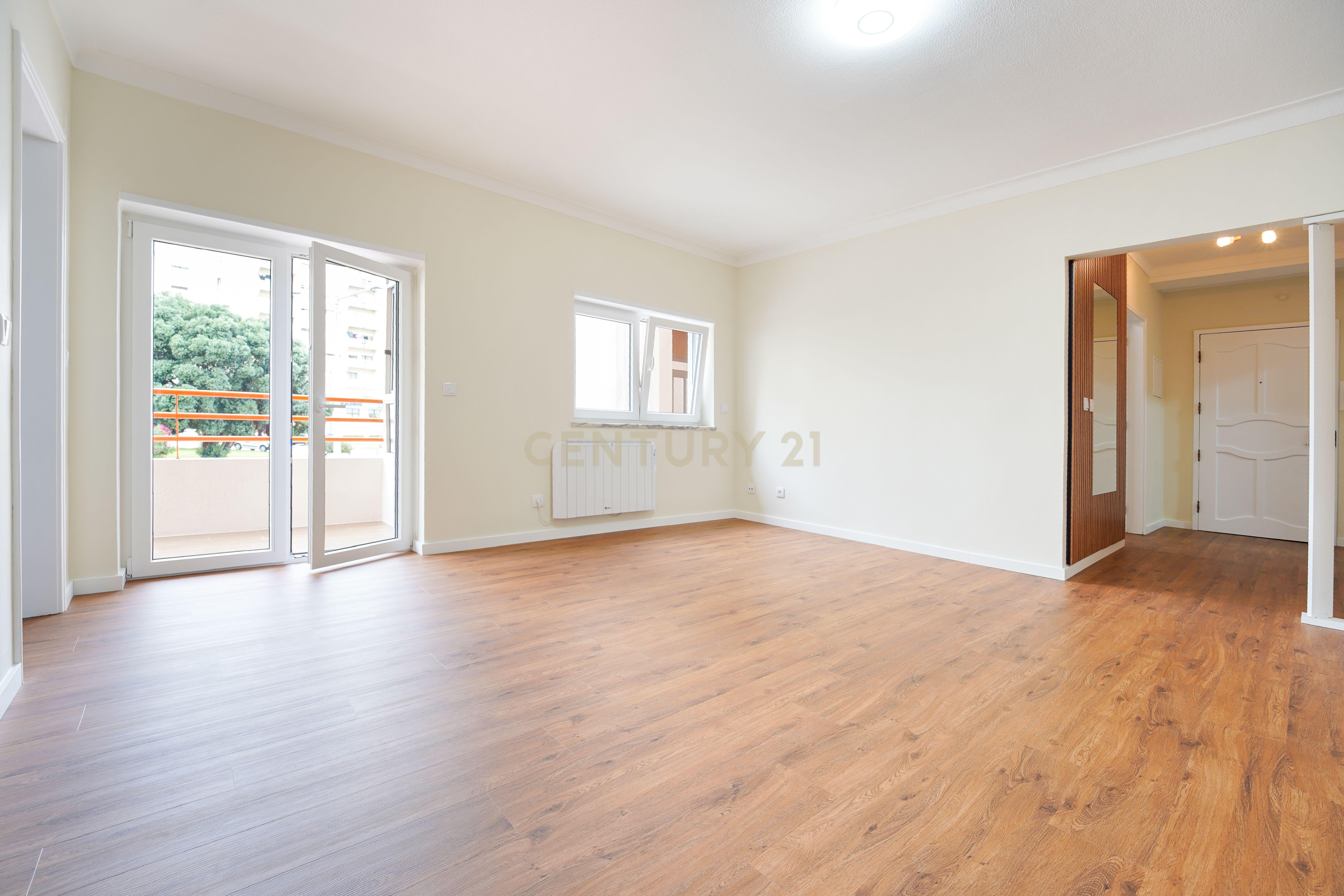 Fotografia 4 de Apartamento T2 Renovado em Buarcos, perto da Praia