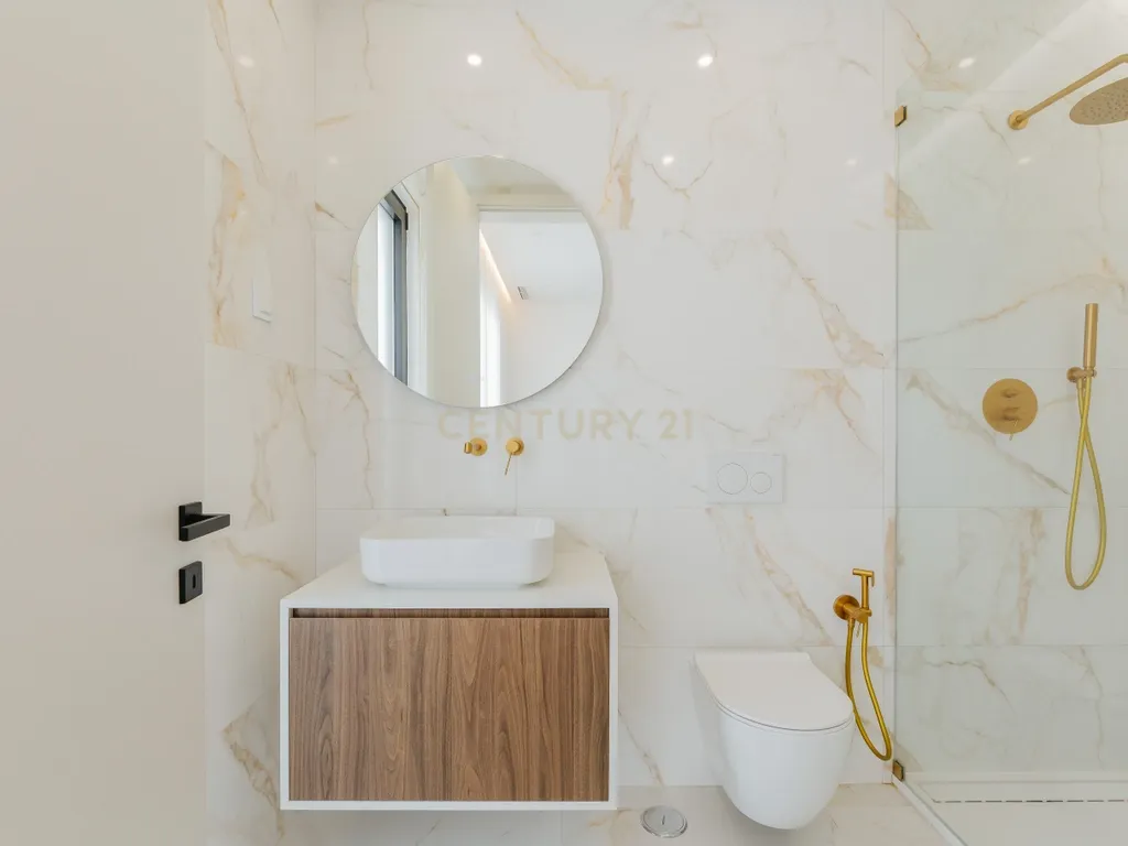 Moradia T4 com piscina e 3 suites | A escolha inteligente para viver com mais espaço a minutos de Lisboa - Image 24