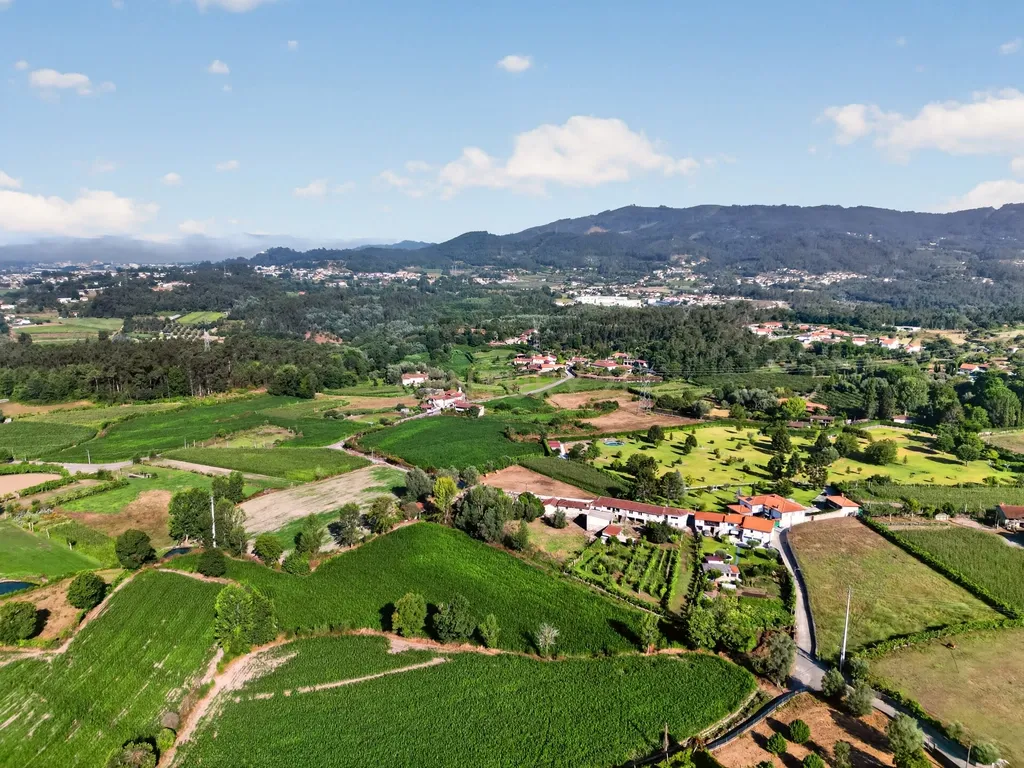 Quinta de Verim – 22.000 m² de história, natureza e potencial - Image 11