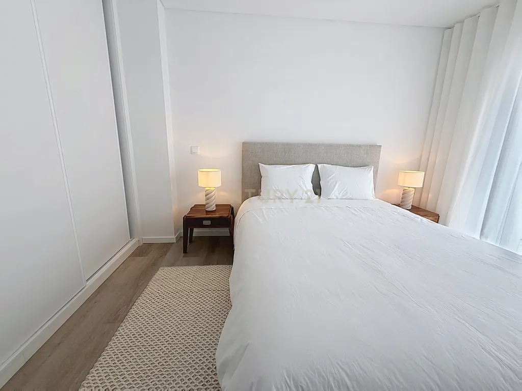 Apartamento T2 Novo - Arrendamento no Centro da Nazaré - Image 20