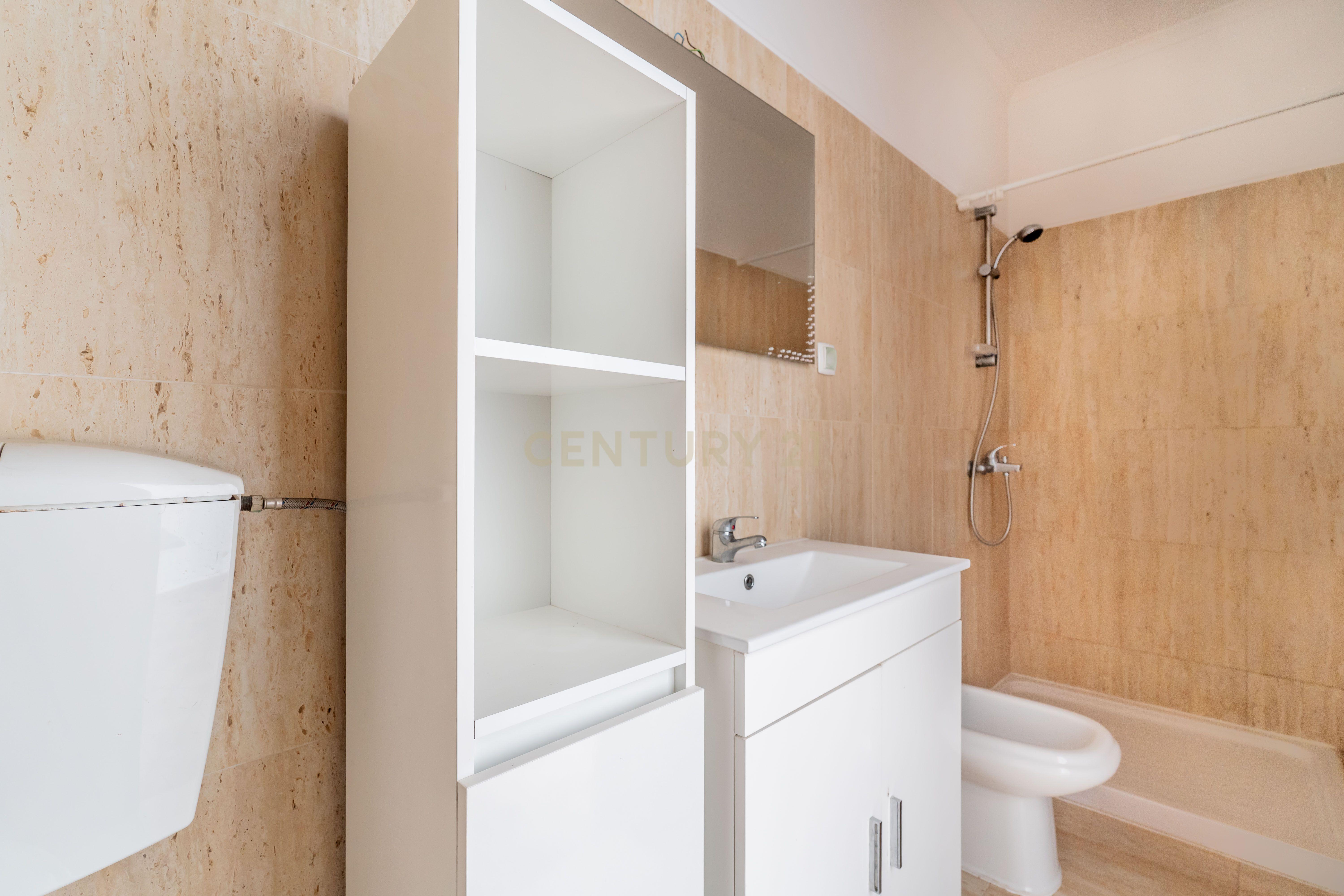 Fotografia 9 de Prédio Comercial no Centro de Portimão com Potencial para 3 Apartamentos