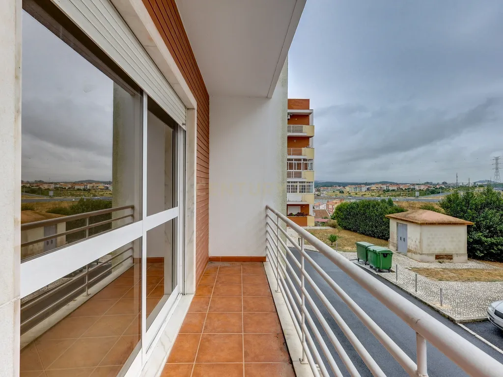 Apartamento T2 C/Elevador em Belas - Image 10