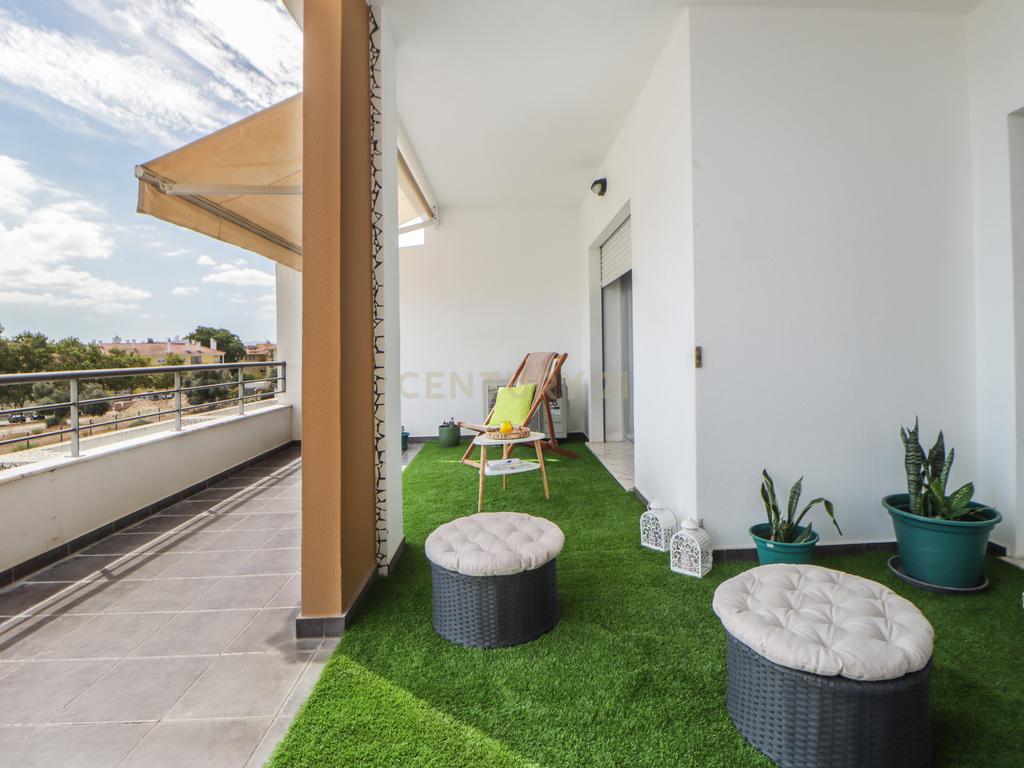 Apartamento duplex T2+2 com terraços - Image 17