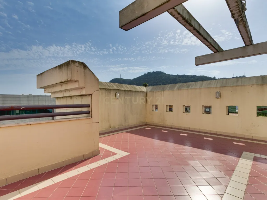 Apartamento T4 com Terraço Privativo e Churrasqueira no Condomínio Lezíria Parque | Vila Franca de Xira - Image 13