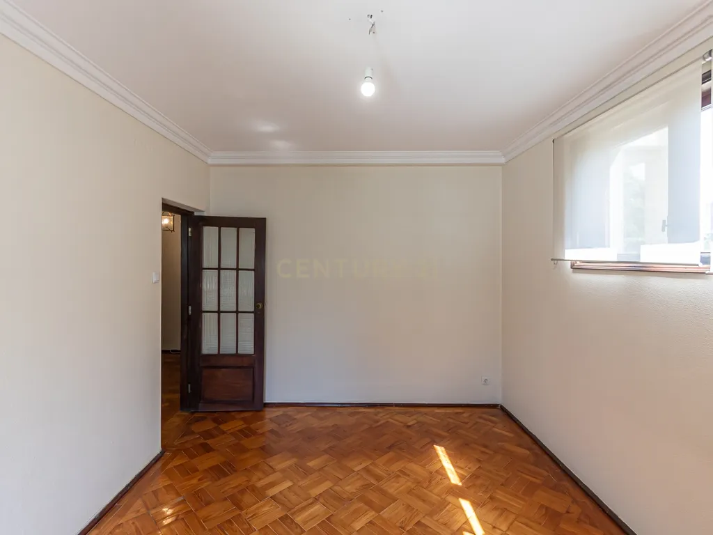 Andar Moradia T5 – Antas, Avenida Fernão de Magalhães – Porto - Image 13