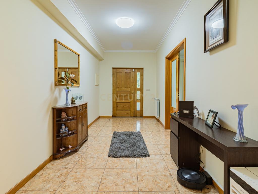 Moradia T4 Independente com Piscina, em Fiscal Amares - Image 14