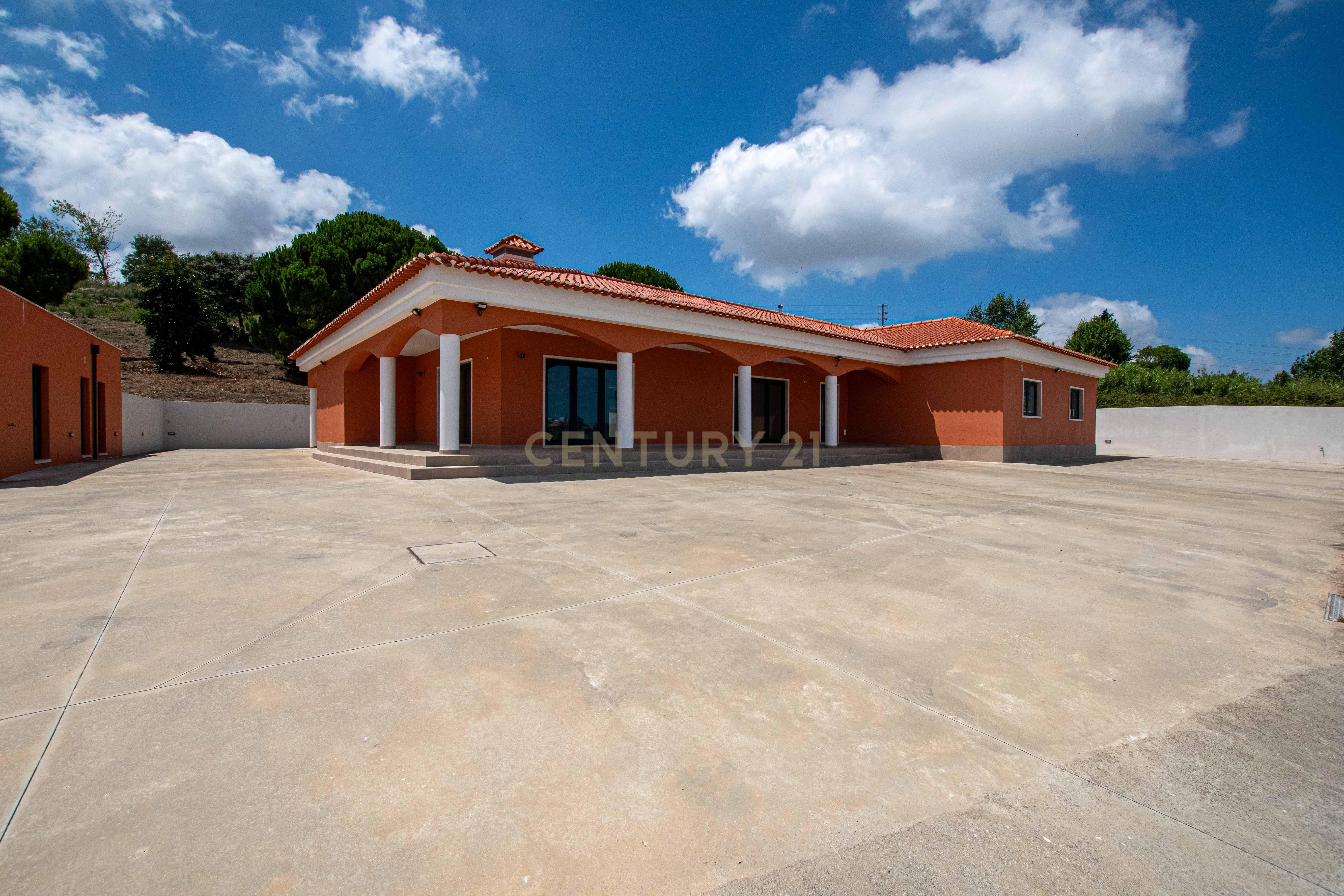 Fotografia 7 de Quinta Contemporânea T5 | Piscina Coberta | 8.280 m² de Terreno | Sobral de Monte Agraço