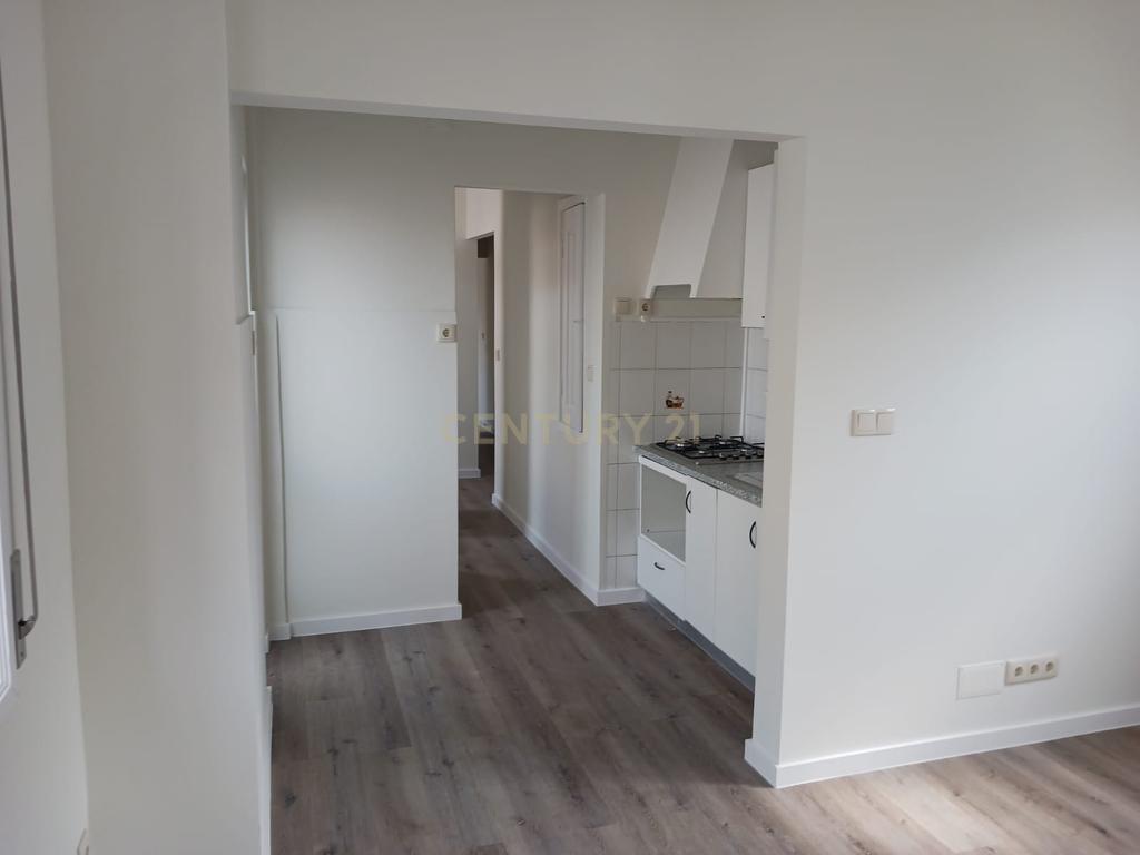 Arrenda-se Apartamento T2 no Porto – Localização Privilegiada com Garagem Fechada - Image 15