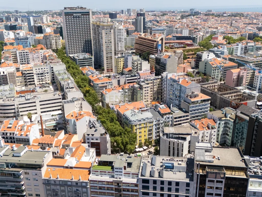 Apartamento T1 Moderno nas Avenidas Novas, Lisboa mobilado, com ar condicionado e garagem - Image 23