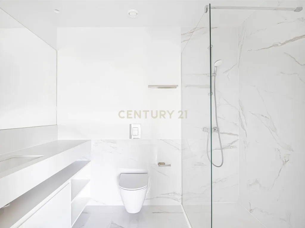 Apartamento T2 em Condomínio com Piscina e Garagem - Areeiro - Image 13