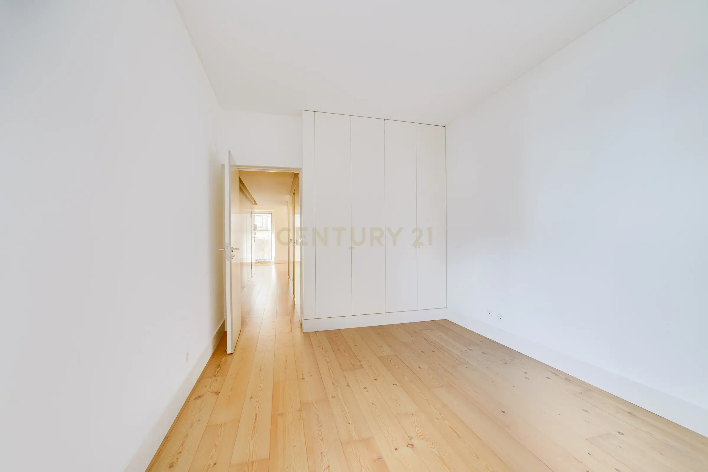 Encantador T2 de 81,5m² no coração do Príncipe Real - Image 11
