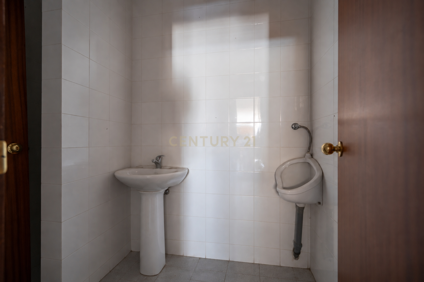 Fotografia 7 de Loja com potencial para transformação em habitação – Miranda do Corvo