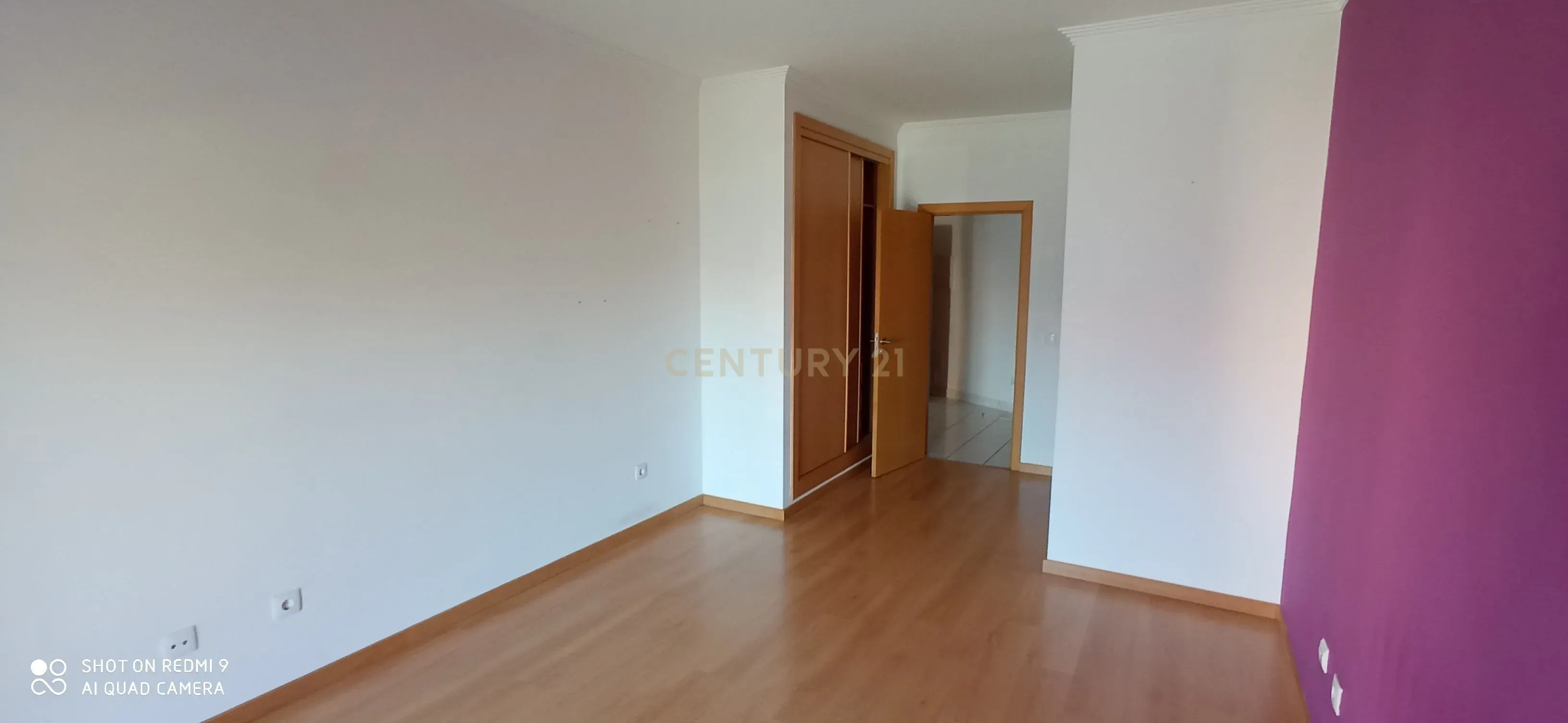 Apartamento T3, com Varanda, Arrecadação e 3 Lugares de estacionamento, no Pinhal Novo - Image 6