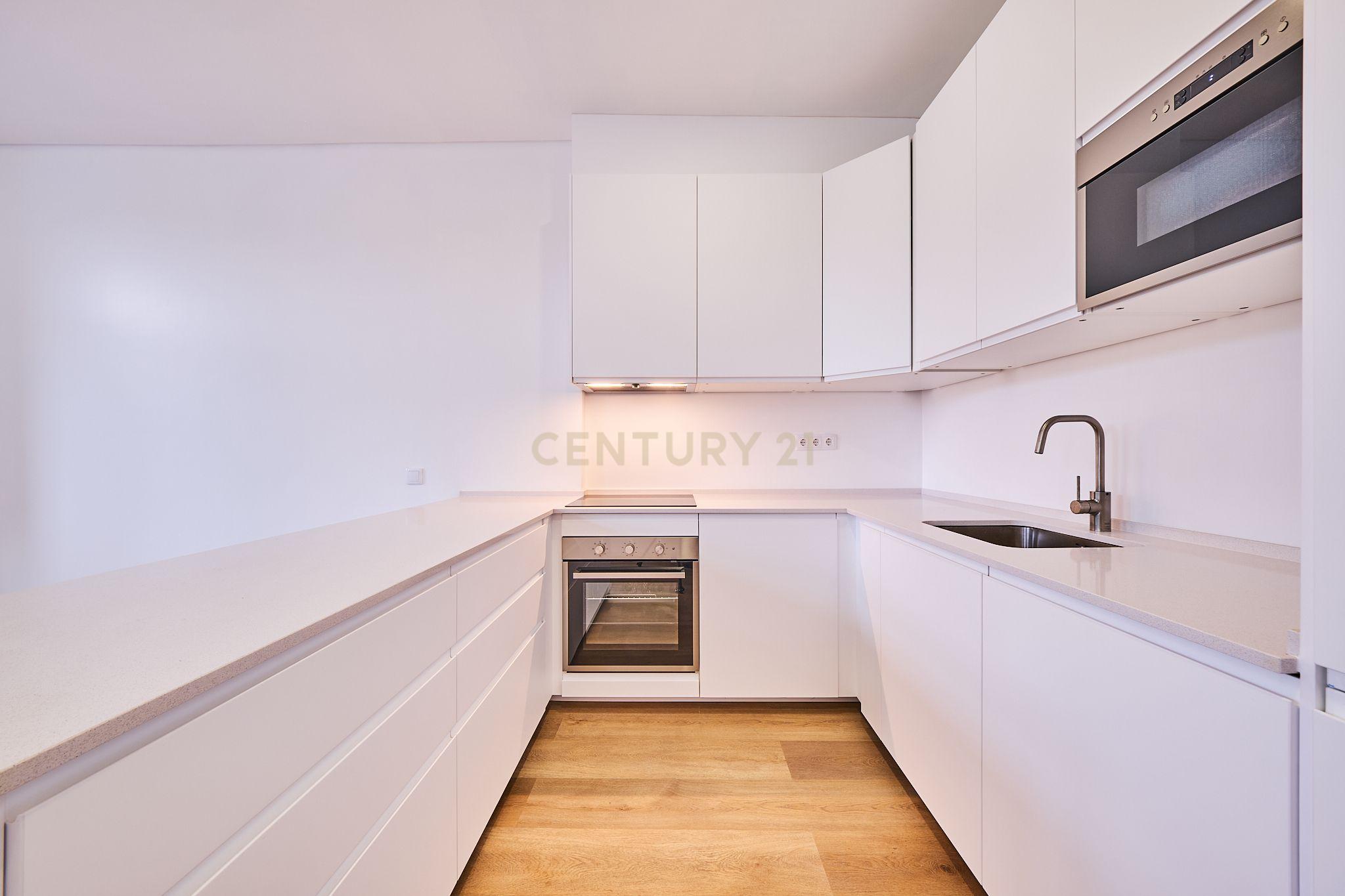 Fotografia 5 de Apartamento T2 de Prestígio Totalmente Renovado na Avenida Luísa Todi – Setúbal